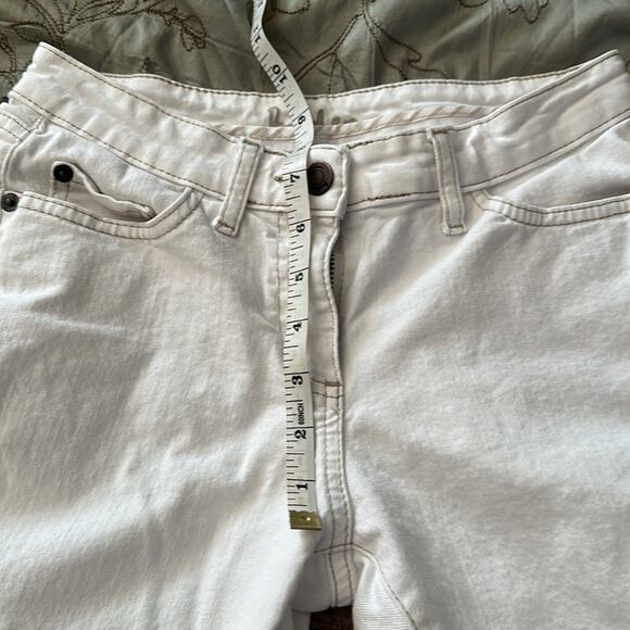 Boden | White Jeans with Beige Stitching Size 4P - Picture 7 of 11